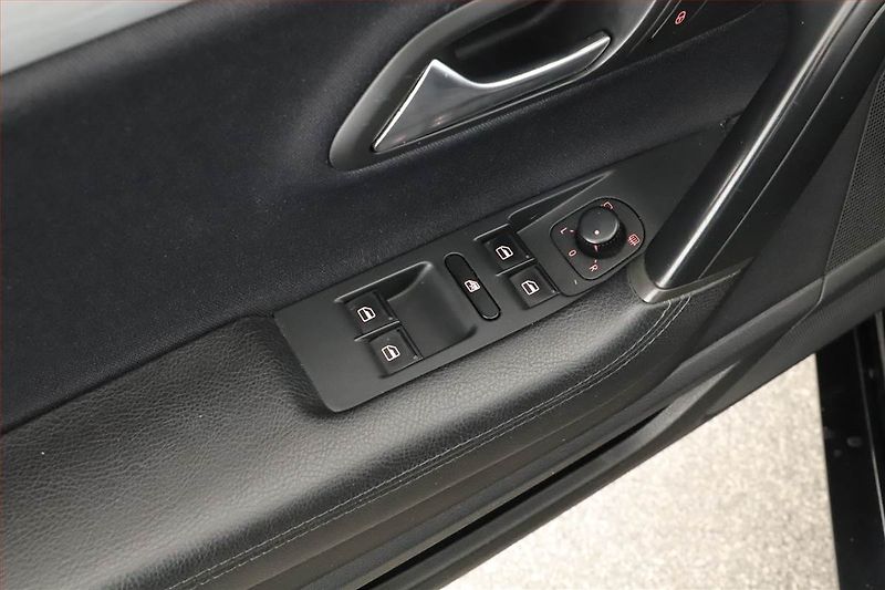 Volkswagen CC (2013) 2.0 TDI, Tempomat - fotka 9 z 16