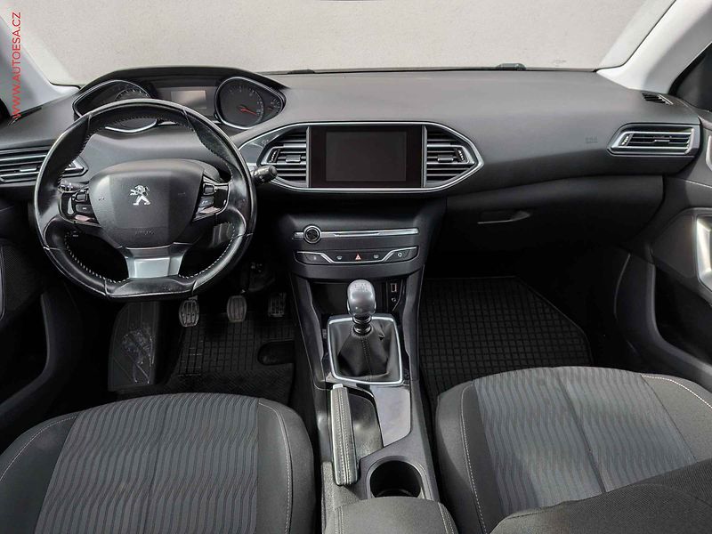 Peugeot 308 (2017) 1.6HDi, 2.maj,ČR, autoAC - fotka 8 z 14