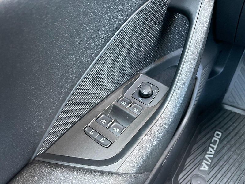 Škoda Octavia (2022) Com.2.0TDi Navigace! ČR+1.maj. - fotka 21 z 35