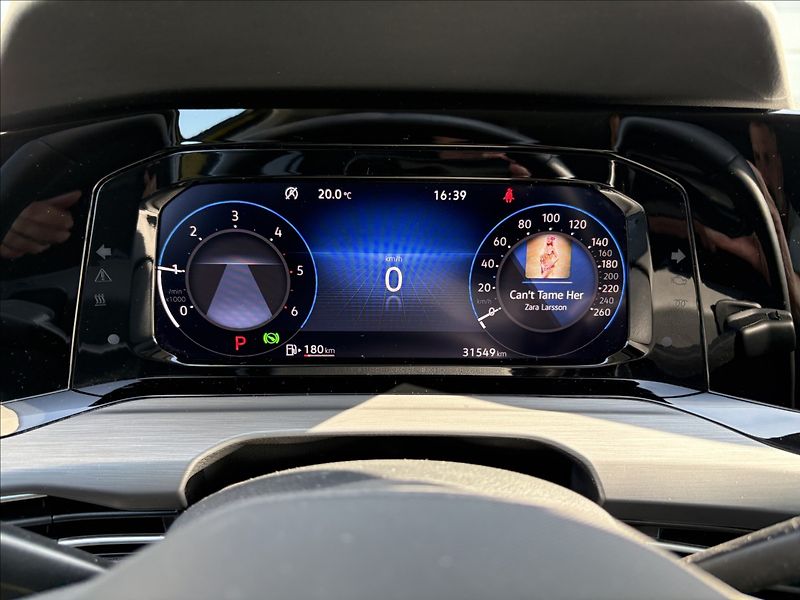 Volkswagen Golf 2,0 TDI 110 KW AUTOMAT STYLE - fotka 12 z 35