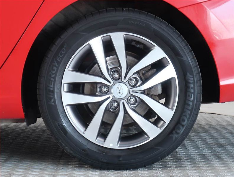 Hyundai i30 (2020) 1.4 T-GDI, ČR,1.maj - fotka 14 z 17