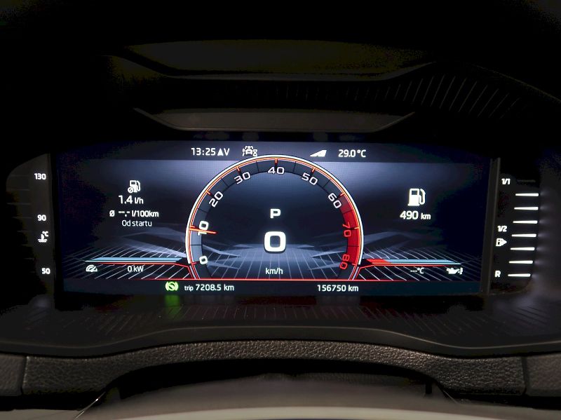 Škoda Karoq (2024) SPORTLINE 1.5TSI 110KW DSG - fotka 22 z 35