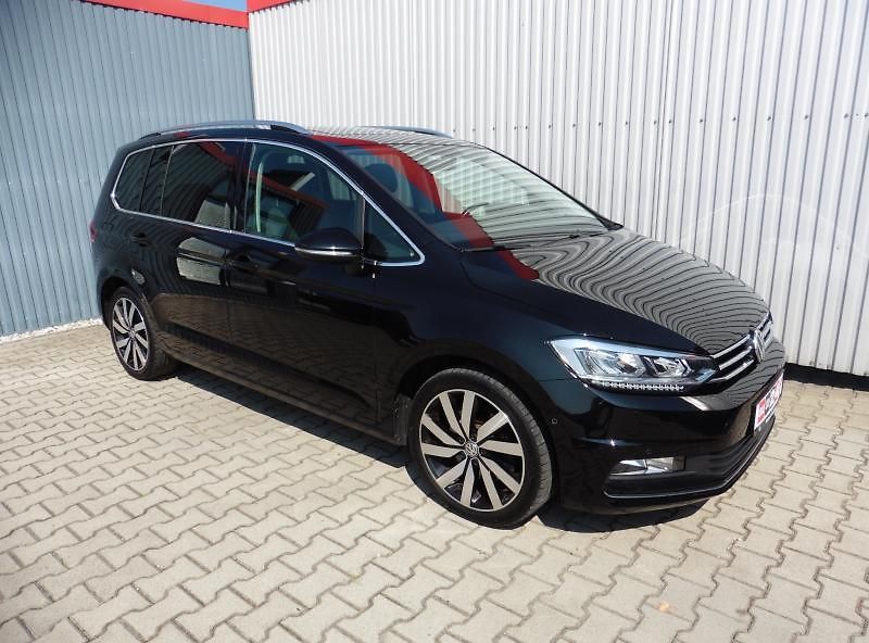 Volkswagen Touran 2.0 TDi Highline Navi Webasto - fotka 2 z 19