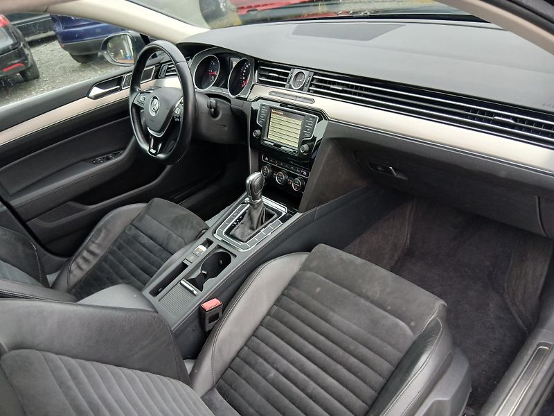 Volkswagen Passat 2.0 TDI, Highline, DSG - fotka 42 z 48
