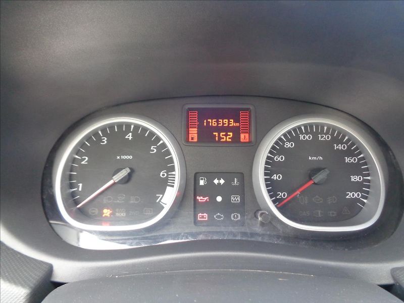 Dacia Duster 1,6 - fotka 13 z 15