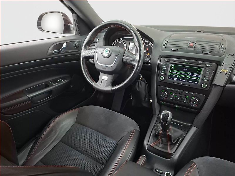 Škoda Octavia (2013) RS 2.0 TDI, Xenony, Tempomat - fotka 7 z 16