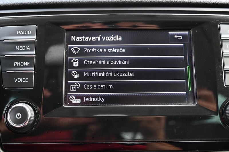 Škoda Octavia 1.6TDI 77KW Edition 4/2015 - fotka 15 z 39