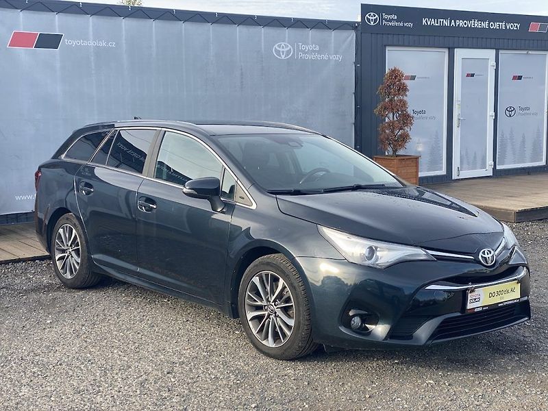 Toyota Avensis 2.0D, ČR, Trend, tažné, navi - fotka 1 z 18