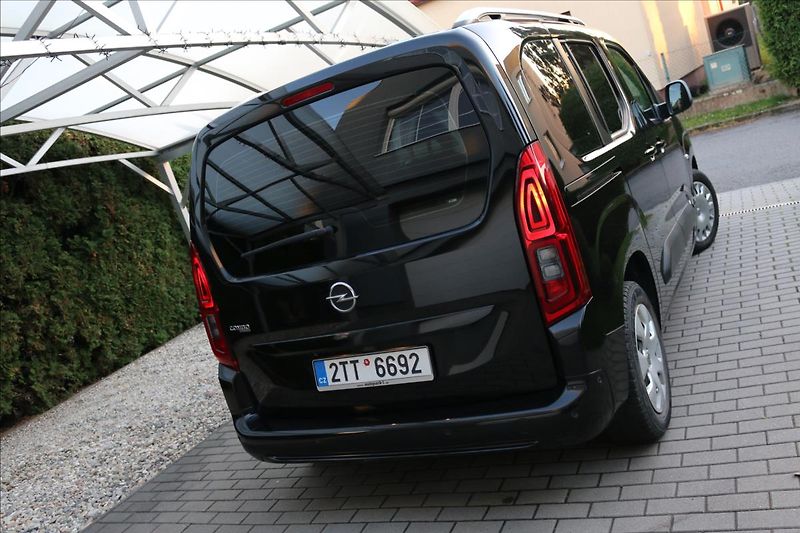 Opel Combo 1,2 LIFE,81KW,87000 Km - fotka 6 z 47