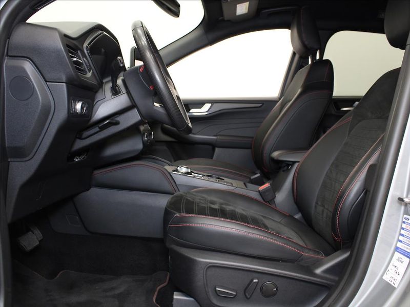 Ford Kuga 2,5 PHEV 165kW ST-line X 34tkm - fotka 6 z 26