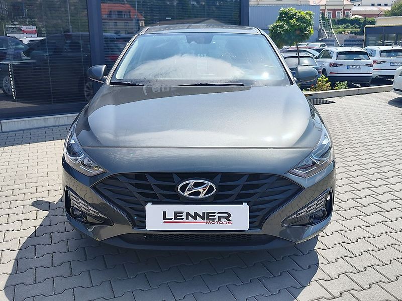 Hyundai i30 1.5i/81kW Start Plus - fotka 2 z 24