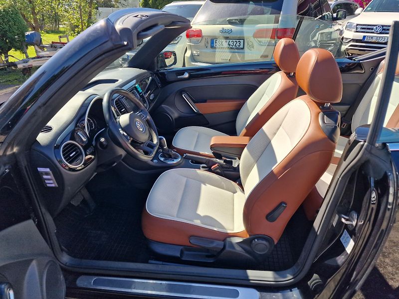 Volkswagen Beetle CABRIO 2,0TDI DSG CUP KAMERA  - fotka 9 z 26