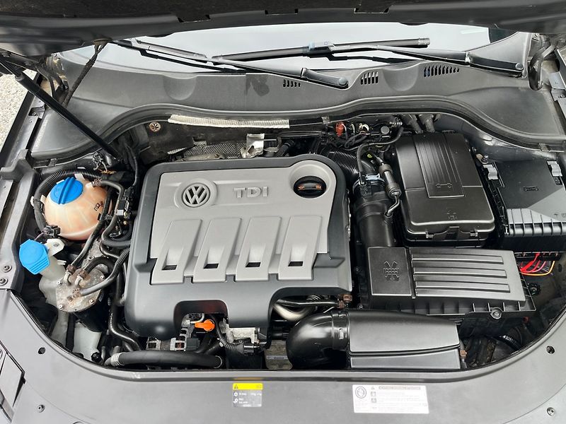 Volkswagen Passat (2013) 2.0 TDi NAVI - fotka 15 z 16