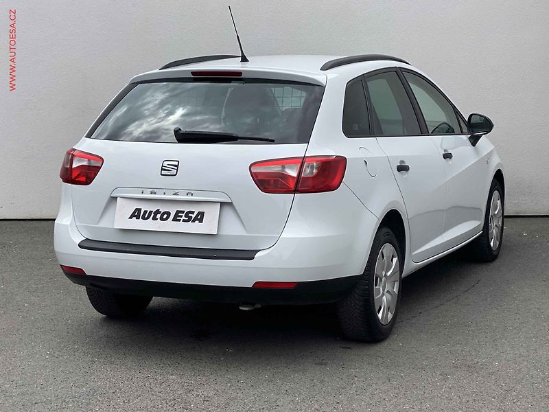 Seat Ibiza (2015) 1.4 16V, Style, výhřev sed - fotka 4 z 16