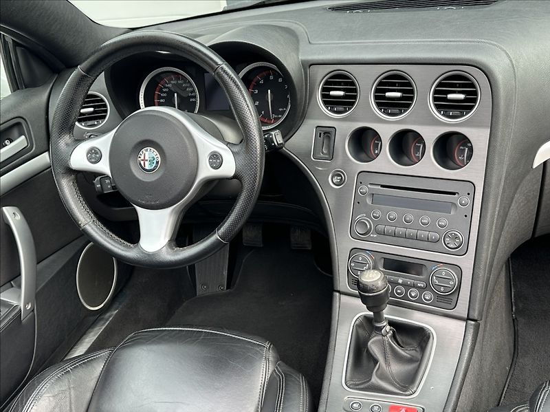 Alfa Romeo Spider 2,2 JTS 185PS  Exclusive - fotka 27 z 48