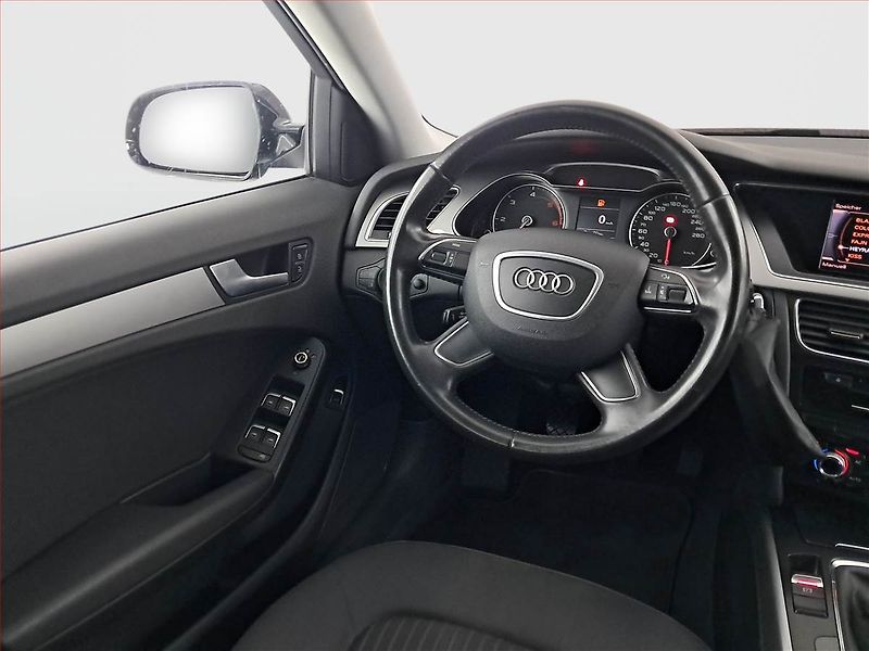 Audi A4 (2012) 2.0 TDI, Navi, Xenony - fotka 7 z 19