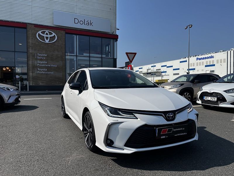 Toyota Corolla SD 1.8 Hybrid ODBĚR ihned - fotka 1 z 33
