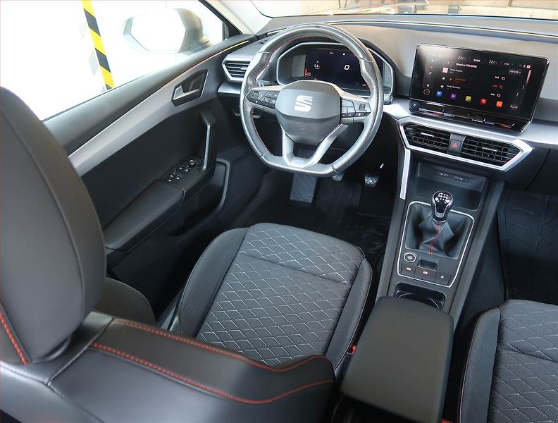 Seat Leon (2020) 1.5 TSI, Kůže, Navi, Tempomat - fotka 7 z 18