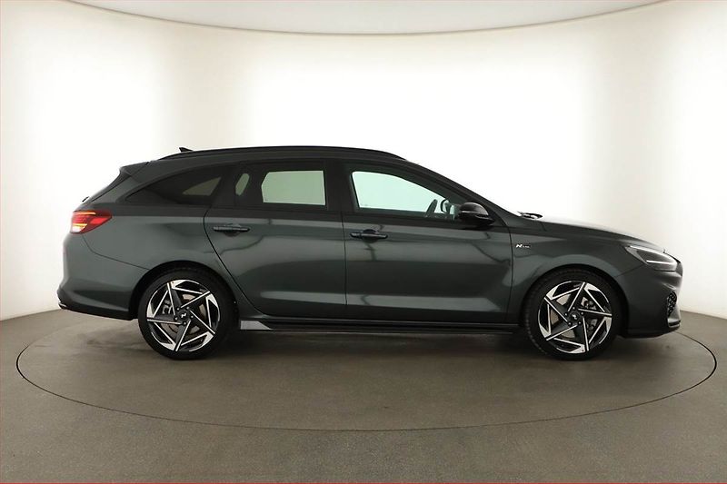Hyundai i30 (2025) N-Line 1.5 T-GDI MHEV 48V - fotka 6 z 16