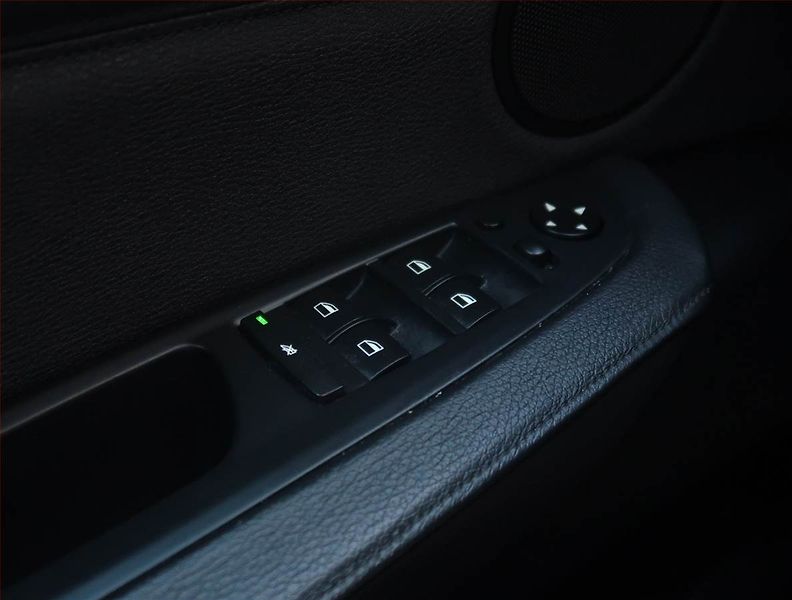 BMW X6 (2013) xDrive30d, 4X4, Automat - fotka 23 z 27