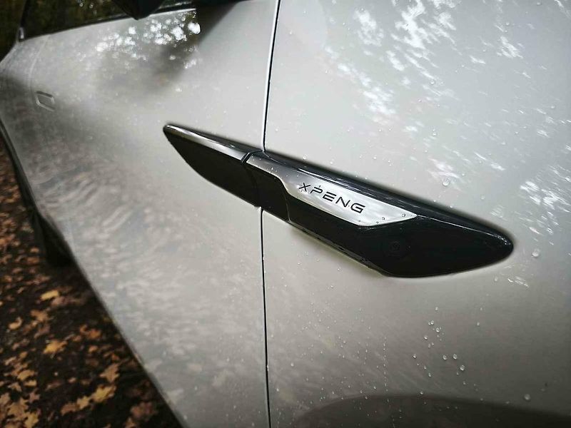 Xpeng G6.