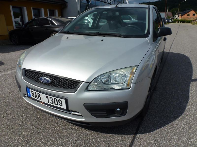 Ford Focus 1,6 16V NOVÁ STK - fotka 3 z 48