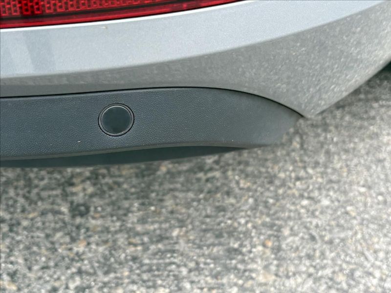 Škoda Superb 1,6 TDi 88kW Xenon,ACC,Výhřev - fotka 33 z 36