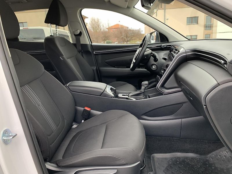 Hyundai Tucson SMART+ NAV 1.6 T-GDi MHEV DCT - fotka 21 z 22