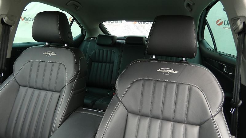 Škoda Superb 2,0 TDI 4x4 140kW L&K - fotka 7 z 30