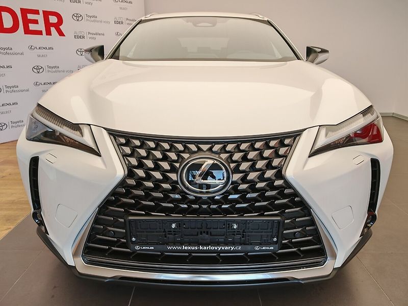 Lexus UX 300h Business TECH - fotka 2 z 36