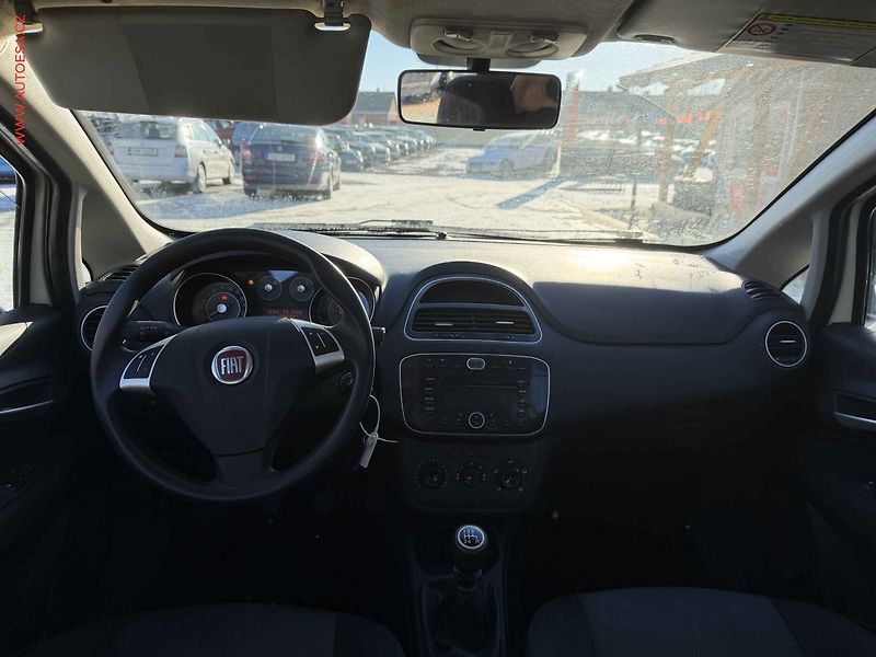 Fiat Punto (2014) 1.4i, ČR, AC - fotka 8 z 16