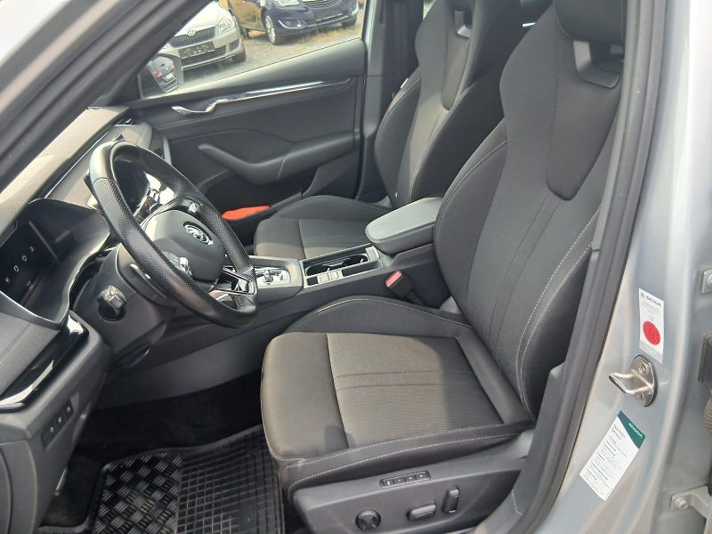 Škoda Octavia 2.0 TDI,STYLE INDIVIDUAL - fotka 21 z 58
