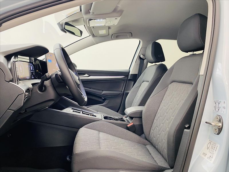 Volkswagen Golf 1,5 eTSI DSG 85kW LIfe - fotka 5 z 26
