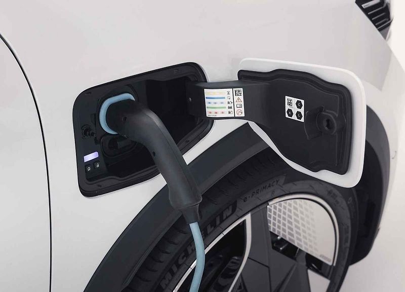Novým Evropským autem roku je elektrický Renault Scénic