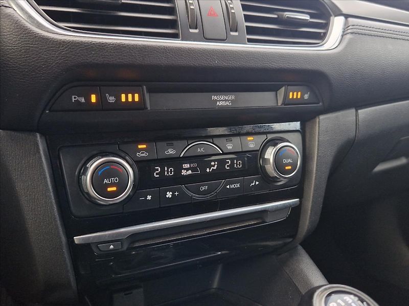 Mazda 6 2,2 D SKYACTIVE, VÝHŘEV NOSIČ - fotka 28 z 42