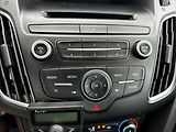 Ford Focus 1,6 i 16V 77kW-CZ-1 MAJITEL!! - náhled 25