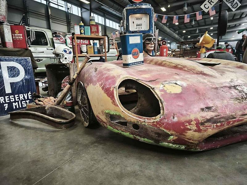 Retro Garáž trhala rekordy: veterány se vydražily za 18 milionů.