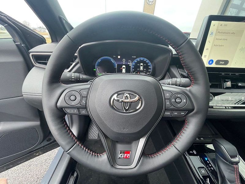 Toyota Corolla Cross 2.0 Hybrid FWD GR SPORT VIP - fotka 20 z 29