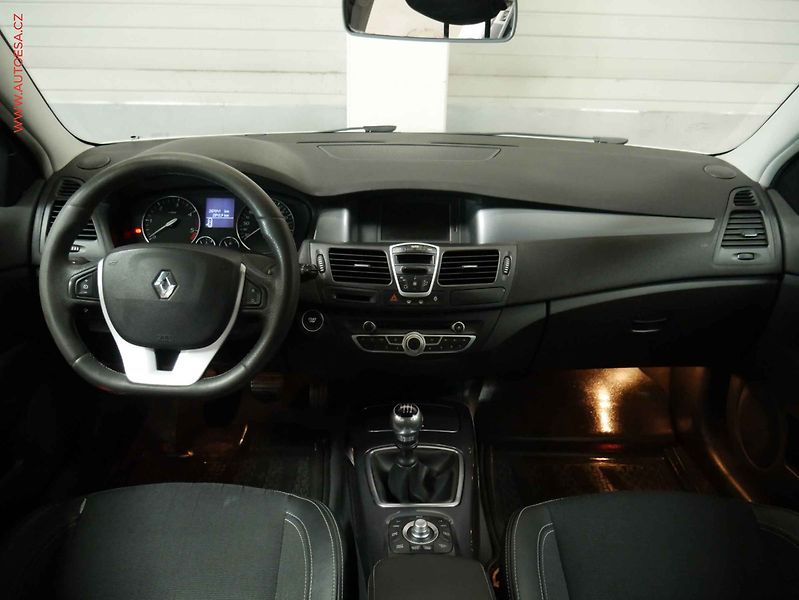 Renault Laguna (2010) 1.5 dCi, Navi, AC - fotka 8 z 19