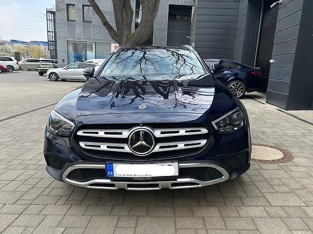 Mercedes-Benz Třídy E (2020) E400 d 4Matic Allterrain - fotka 7 z 34