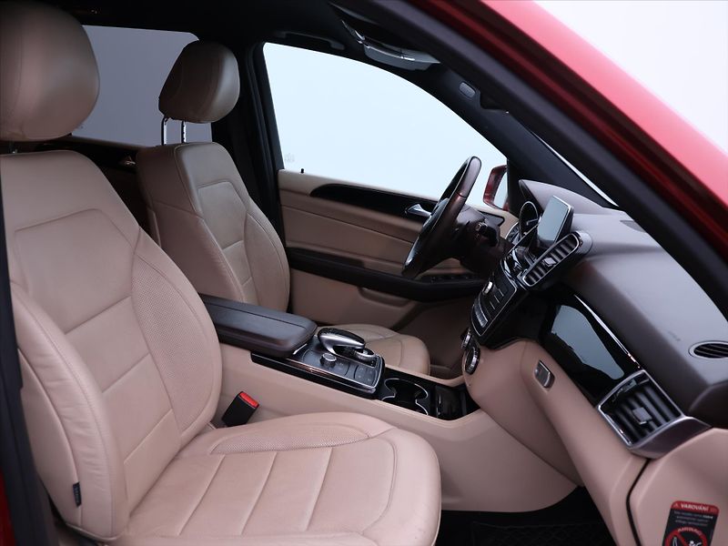 Mercedes-Benz GLE 3,0 350d 190kW 4M AMG CZ DPH - fotka 12 z 36