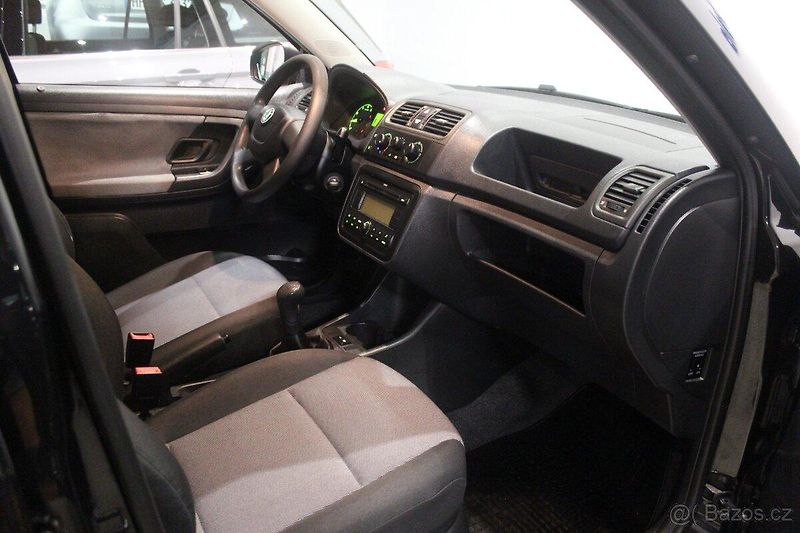 Škoda Fabia (2009) 1.2 HTP, 67 000km,servis Škoda - fotka 11 z 16