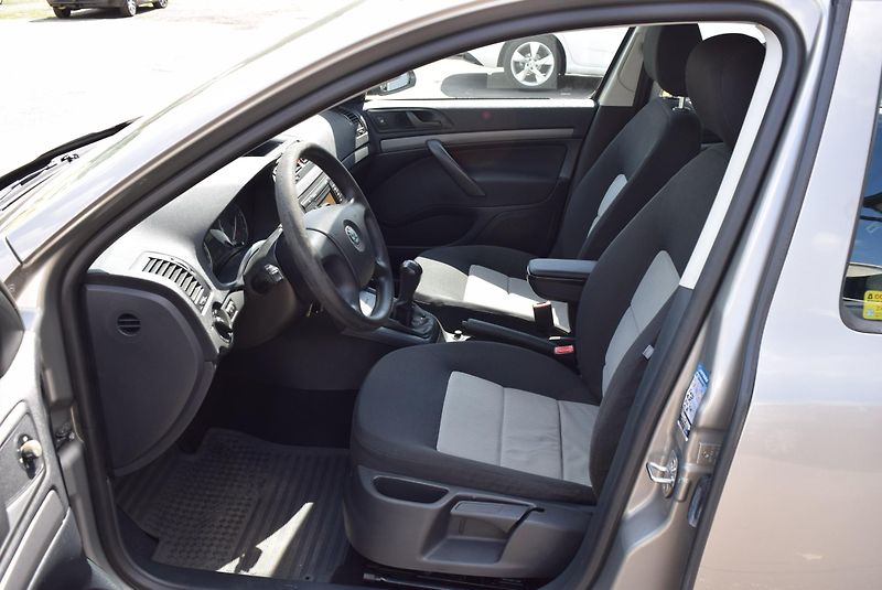 Škoda Octavia (2007) 1.6MPI 75kw CLASSIC KLIMA  - fotka 19 z 38
