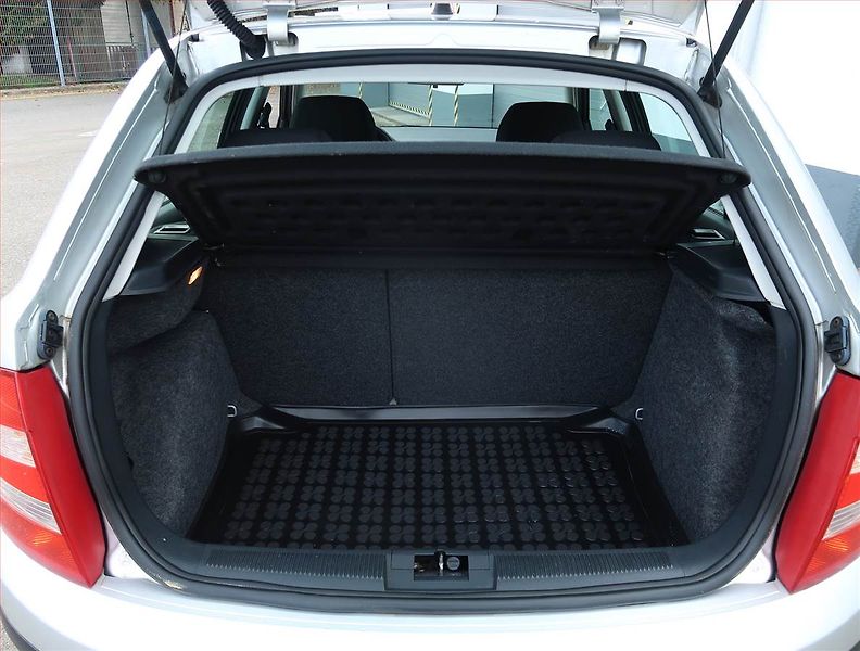Škoda Fabia (2005) 1.4 16V, po STK, jezdí výborně - fotka 13 z 15