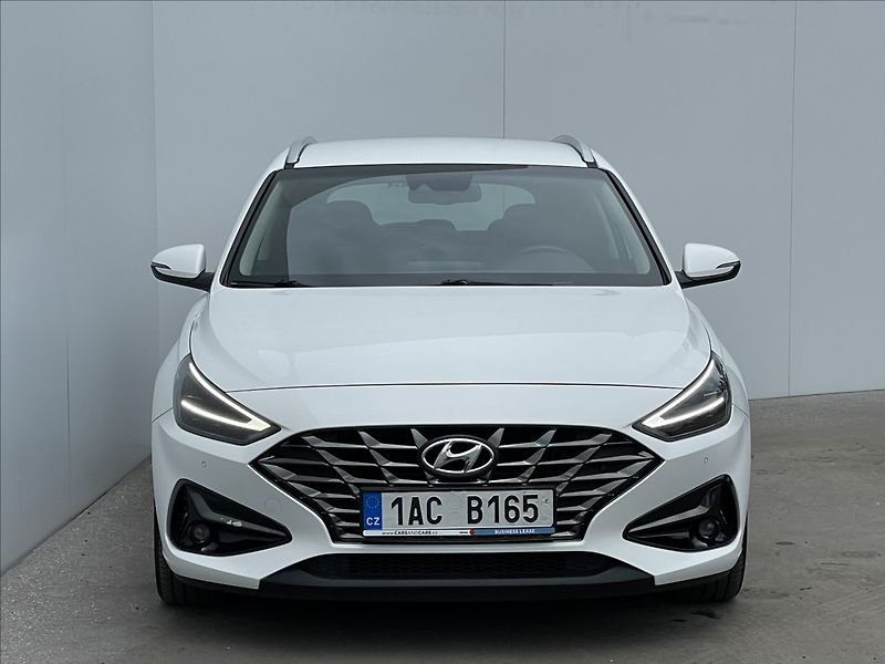 Hyundai i30 1,5 T-GDI AT7 Combi Smart PDC - fotka 21 z 22