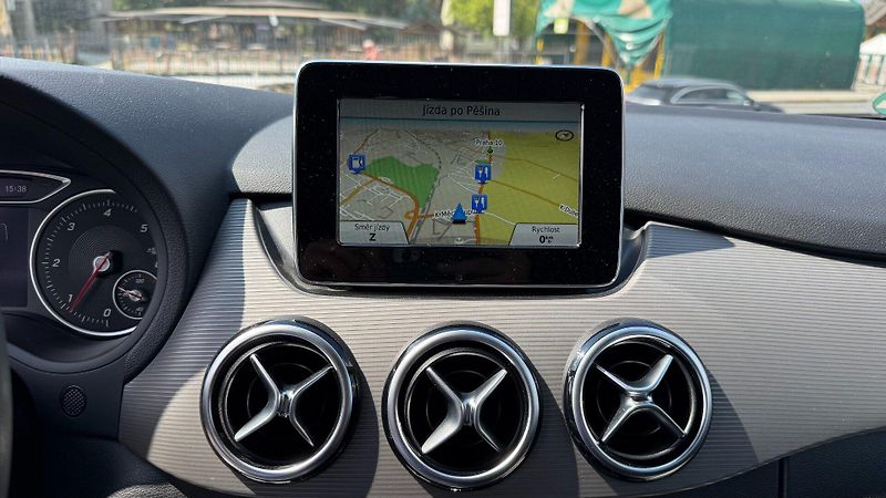 Mercedes-Benz Třídy B (2015) 200d 100kW*LED*Servis*Stav* - fotka 14 z 24