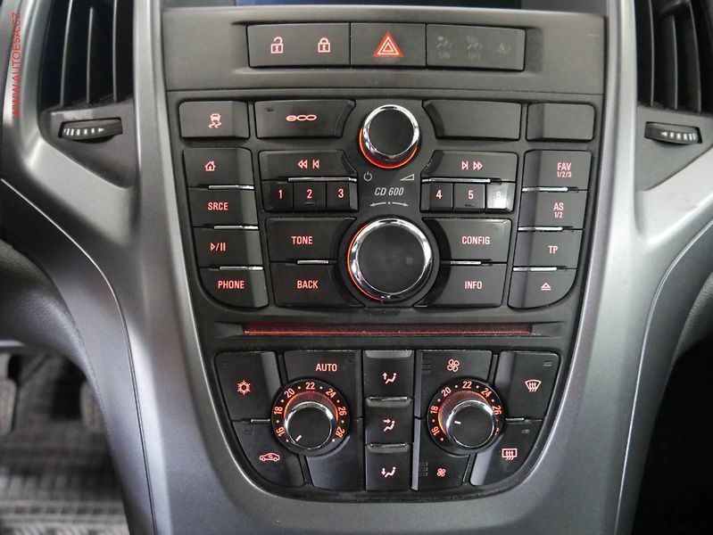 Opel Astra (2015) 1.6CDTi, ČR, AC, temp - fotka 13 z 14