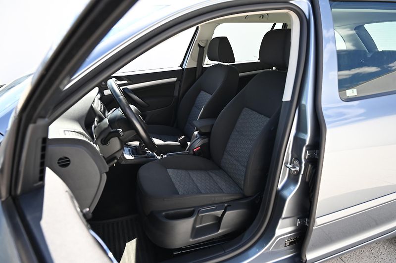Škoda Octavia 2.0TDI 103KW 9/2012 Rezervace - fotka 23 z 43