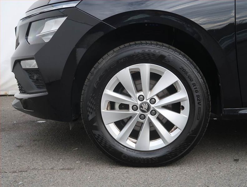 Škoda Kamiq (2025) Selection 1.0 TSI - fotka 15 z 24