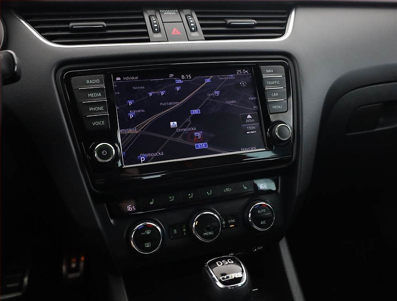 Škoda Octavia (2016) RS 2.0 TDI 4x4 DSG, 4X4 - fotka 10 z 21